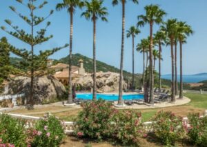 Villa with swimming pool and mountains behind for a yoga retreat South of Spain